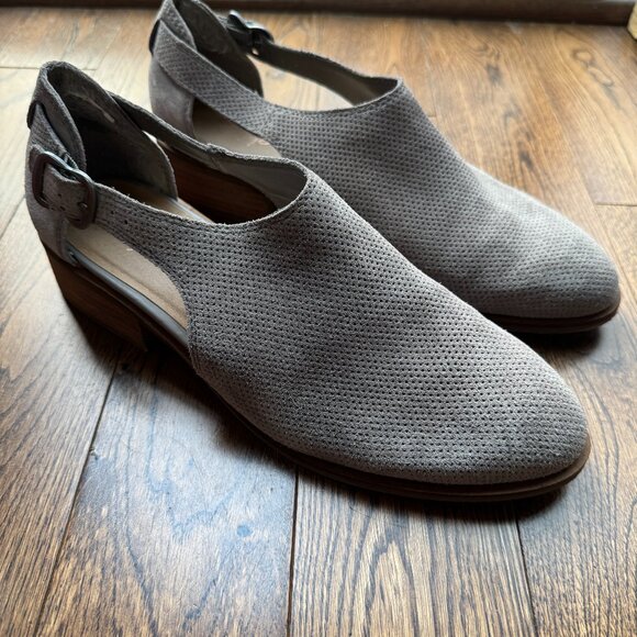 Crown Vintage Sling-Back Buckle Flats Size 10M Taupe/Gray Leather Excellent - Picture 1 of 9